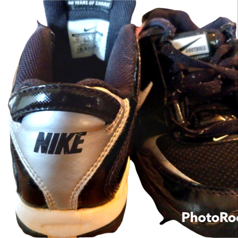 Nike Shark size 4 youth athletic shoes black and white